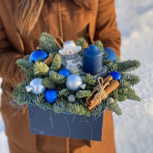 Новогодняя коробка «Снеговик» — Композиции на стол